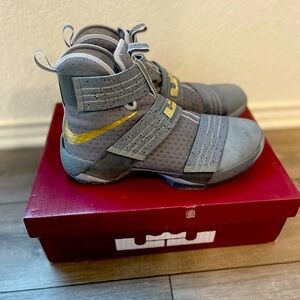 Lebron Soldier 10 SFG PE